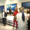 Wystawa „Ćwiczenia z przemijania” w Galerii BWA w Olsztynie to podroż przez tematykę czasu przemijania i utraty. Prace dziewięciorga wyjątkowych artystów skrywają jednak o wiele więcej.