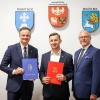 Prezydent Ełku podpisał umowę z marszałkiem województwa.