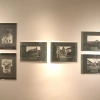 Prezentowana po 30 latach wystawa „Drugie życie Atlantydy Północy” to obszerny wybór fotogramów z XIX i początku XX wieku wykonanych według oryginalnych szklanych negatywów. To widoki dawnych miast i wiosek, zabytki, krajobrazy oraz życie codzienne m
