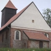 Okolice Dąbrówna to nie tylko piękne jeziora, lasy i przyroda, ale także cenne zabytki – takie jak kościółek w niewielkiej wsi Leszcz.
