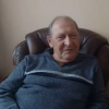 Józef Mazur urodził się pod koniec wojny. Stracił rodzinny majątek i przeniósł się na Warmię i Mazury. Dorosłe życie związał z Lidzbarkiem Warmińskim i Bartoszycami.