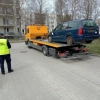 Straż Miejska usunęła trzy zdewastowane samochody.