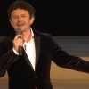 Charakterystyczny głos, niebanalne poczucie humoru i piosenki, które potrafią i bawić, i wzruszać. Koncert Jacka Wójcickiego to prawdziwa uczta dla uszu, oczu i… duszy.