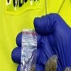 Policjanci kryminalni z Elbląga zatrzymali 30-latka, który miał w swoim mieszkaniu ponad pół kilograma narkotyków. Mężczyzna usłyszał już zarzut usiłowania wprowadzenia do obrotu znacznej ilości środków odurzających. Został tymczasowo aresztowany na 