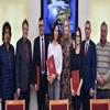 Warmińsko-Mazurska Karta Seniora ma nowych partnerów. Umowy podpisano w Urzędzie Marszałkowskim.
