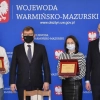 Wojewoda warmińsko-mazurski wręczył wyróżnienia trojgu operatorom numeru alarmowego 112.