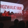 Grupa Spare Bricks podczas koncertu w Filharmonii Warmińsko-Mazurskiej zapewniła podróż w czasie wszystkim fanom muzyki kultowego zespołu Pink Floyd i płyty „The Wall”.