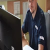 Prawidłowa reakcja policjanta jadącego na służbę pozwoliła seniorce wrócić do rodziny.