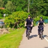 Parki, skwery, place zabaw oraz inne miejsca, do których nie dojedzie policyjny radiowóz są patrolowane przez policjantów na rowerach.