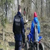 Strażnicy leśni i policjanci zatrzymali 16-latka jeżdżącego quadem po lesie.