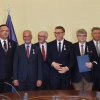 Wojewoda warmińsko-mazurski wręczył odznaki honorowe Za Zasługi dla Samorządu Terytorialnego.