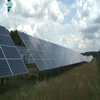 Energia prosto ze słońca. 6 tysięcy metrów kwadratowych paneli słonecznych produkuje prąd na lotnisku w Gryźlinach.