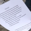 Producenci mleka z Warmii i Mazur spotkali się przed siedzibą Mlekovity, aby wyjaśnić nagły spadek stawki w skupie surowca.