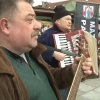 Strażacy ochotnicy z gminy Pasym zorganizowali kiermasz świąteczny, na którym zbierane były pieniądze na renowację zabytkowego wozu.
