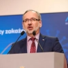 Szybszy powrót uczniów do nauki stacjonarnej, krótsza izolacja po zakażeniu i brak kwarantanny po kontakcie z zakażonym – to nowe decyzje rządu.