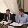 Olsztyńscy taksówkarze będą nieodpłatnie wspierać miejskie służby odpowiedzialne za bezpieczeństwo. W ratuszu podpisano porozumienie z przedstawicielami korporacji taksówkarskich.