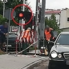 Na jednym przejeździe kolejowym trzech kierowców przejechało przez tory mimo czerwonego światła.
