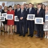 W Urzędzie Wojewódzkim w Olsztynie podpisano umowy na wsparcie remontów lokalnych dróg.