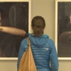  To sylwetki kilkunastu kobiet, dla których słowo jest sposobem na wyrażanie siebie. Ich historie uchwycił aparat Iris Nesher. Galeria BWA w Olsztynie zaprasza na wystawę   „W ciemnych pokojach”.