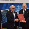 Marszałek województwa warmińsko-mazurskiego podpisał dwie ważne umowy na unijne dofinansowanie.