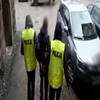 Dwaj bracia nie mogli wyjść z mieszkania, wezwali więc służby. Okazało się, że byli poszukiwani.