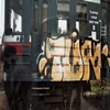 Policjanci z Elbląga zakończyli „artystyczną” działalność 25-latka, który swoje graffiti umieszczał na wagonach oraz na wiadukcie drogowym. Podejrzany „artysta” dokonał strat na ponad 6 tysięcy złotych. Był wcześniej karany za podobne czyny. Grozi mu