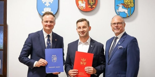 Prezydent Ełku podpisał umowę z marszałkiem województwa.