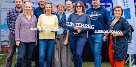 Goście z Litwy oraz samorządowcy z gmin Budry i Kowale Oleckie realizującyprojekty transgraniczne z Programu INTERREG Litwa-Polska świętowali Dzień Współpracy INTERREG.
