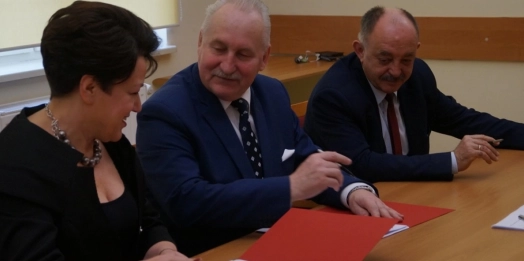 Marszałek województwa warmińsko-mazurskiego podpisał kolejne umowy na inwestycje dofinansowane z Regionalnego Programu Operacyjnego Warmia Mazury 2014-2020.