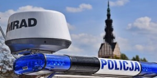 Pewien 23-latek postanowił dostać się do domu oddalonego o kilka kilometrów, ale położonym nieopodal linii brzegowej Zalewu Wiślanego. Pobudzony wypitym wcześniej alkoholem, wpadł na karkołomny pomysł…