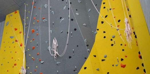 W olsztyńskiej hali widowiskowo-sportowej zaczęła działać ścianka wspinaczkowa.