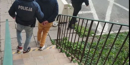 Użył akumulatorowej szlifierki, by grożąc nią ekspedientce dokonać rozboju w jednym ze sklepów spożywczych na terenie Elbląga.