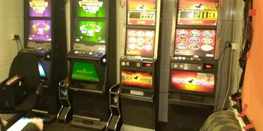 Funkcjonariusze celno-skarbowi na terenie województwa warmińsko-mazurskiego zatrzymali kolejne nielegalne automaty do gier.