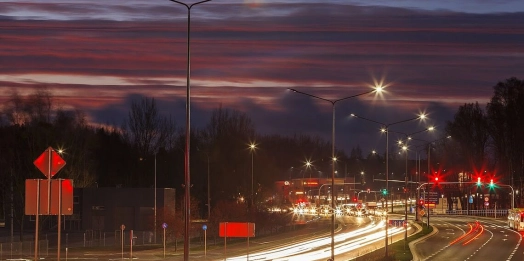 Władze Olsztyna planują kupno i montaż kolejnych energooszczędnych opraw LED.
