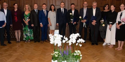 Prezydent Olsztyna wręczył doroczne Nagrody Prezydenta. Otrzymują je osoby zasłużone dla kultury.