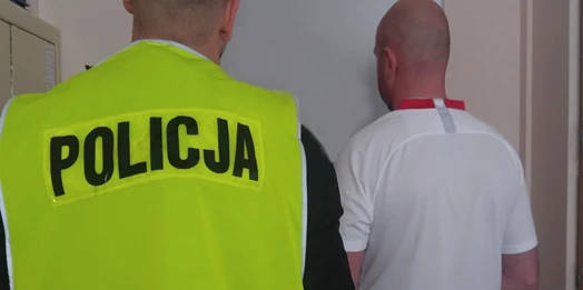 Pijany kierowca wpadł do rowu. W samochodzie wiózł 5-letnie dziecko.