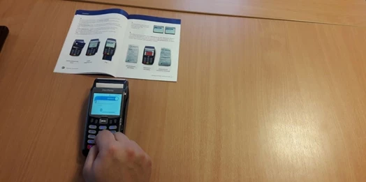 Mandat zapłacimy na miejscu kartą – funkcjonariusze warmińsko-mazurskiej drogówki otrzymali już pierwsze terminale.