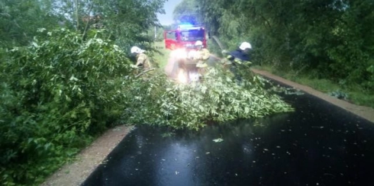 Kolejną dobę przez województwo warmińsko-mazurskie przechodził front burzowy.