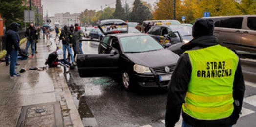 Funkcjonariusze z Warmińsko-Mazurskiego Oddziału Straży Granicznej wspólnie z policjantami i przy wsparciu kontrterrorystów rozbili zorganizowaną grupę przestępczą.