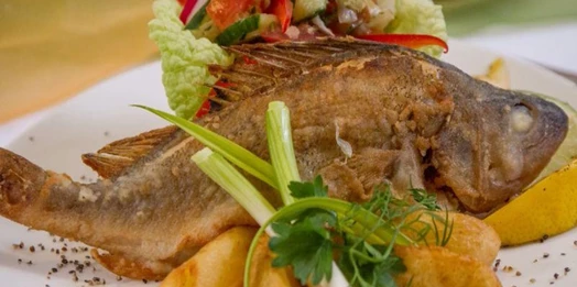Kulinarny konkurs skierowany jest do uczniów szkół gastronomiczno-spożywczych z województwa warmińsko-mazurskiego oraz osób fizycznych w tym rolników, kół gospodyń wiejskich czy organizacji zrzeszających osoby fizyczne.
