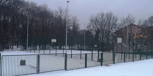 W Olsztynie przy Sybiraków poprawia się infrastruktura sportowa.