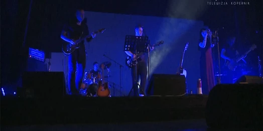 Niezwykła muzyka zabrzmiała w sali koncertowej mrągowskiego Centrum Kultury i Turystyki. Zespół Spare Bricks wykonał prapremierę polskiej wersji słynnego albumu „The Wall” grupy Pink Floyd. Koncert miał wymiar charytatywny.
