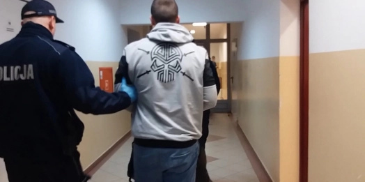 Sąd aresztował na 3 miesiące dwóch mężczyzn, którzy ciężko pobili amerykańskiego żołnierza i cywilnego pracownika US Army.