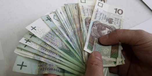 Mężczyzna podejrzewany o to, że dokonał kradzieży stacjonarnej puszki Wielkiej Orkiestry Świątecznej Pomocy ze sklepu w Ornecie został zatrzymany. Teraz w policyjnej celi oczekuje na zarzuty.