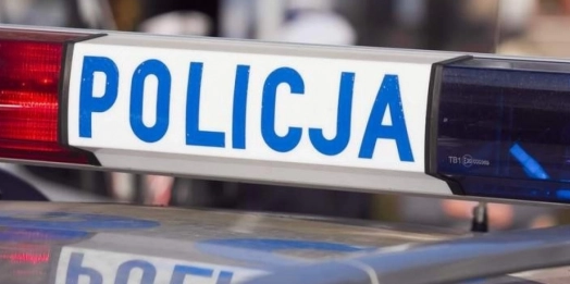 W Mrągowie policjanci uwolnili małego chłopca, zamkniętego w upalny dzień w aucie. Podobna sytuacja miała miejsce w Olsztynie.