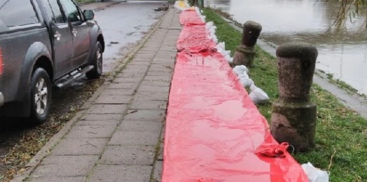 W Elblągu ktoś pociął rękawy, mające chronić mieszkańców przed podtopieniami.