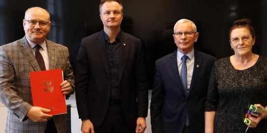 Cztery powiaty uzyskały dofinansowanie na wsparcie pieczy zastępczej.