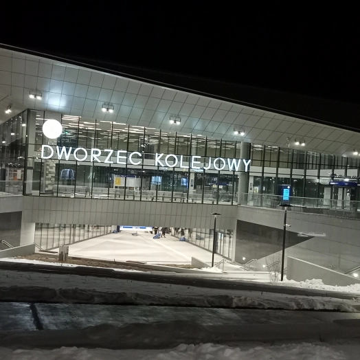 Olsztyn bez dworca! Zbudowany za 87 mln zł budynek nowego dworca Olsztyn Główny, 19 lutego miał zostać otwarty, ale PKP na godzinę przed tym odwołały wydarzenie.
