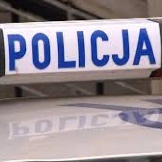 Dzielnicowy podczas kontroli pustostanu przy ul. Żeromskiego w Braniewie zauważył wychłodzonego mężczyznę, który znajdował się w niebezpiecznych warunkach. Dzięki szybkiej reakcji, 66-latek trafił do noclegowni.